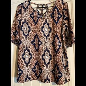 Medium top with unique backing